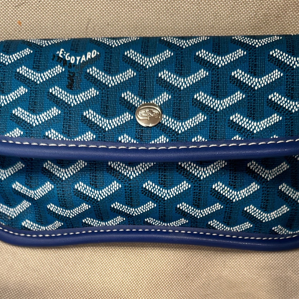 Offbrand coin pouch
